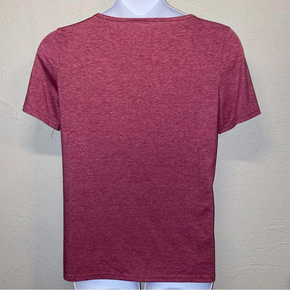 🐴Maroon 'Howdy' Graphic Tee - Picture 3 of 13